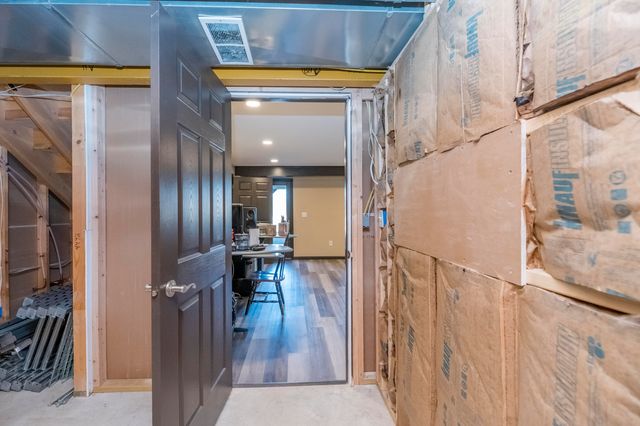 9325 E ST CHARLES RD, Columbia, MO 65202