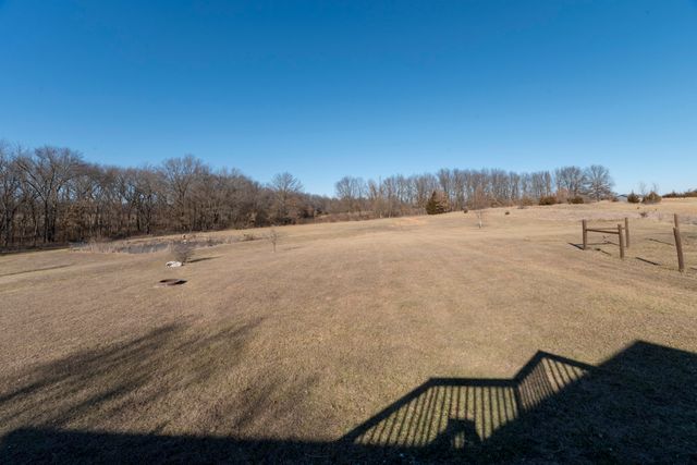 9325 E ST CHARLES RD, Columbia, MO 65202