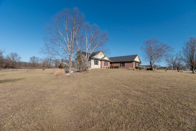 9325 E ST CHARLES RD, Columbia, MO 65202