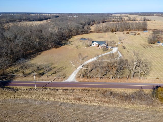 9325 E ST CHARLES RD, Columbia, MO 65202