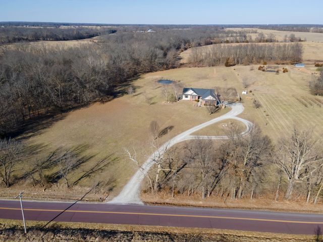 9325 E ST CHARLES RD, Columbia, MO 65202