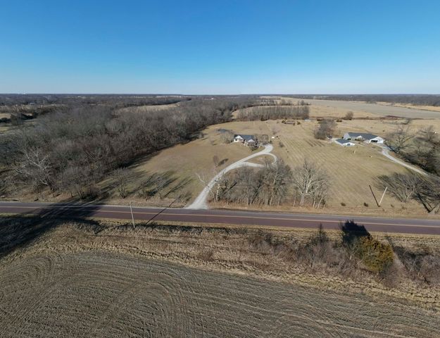 9325 E ST CHARLES RD, Columbia, MO 65202