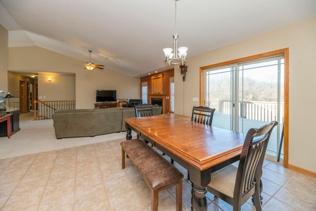 9325 E ST CHARLES RD, Columbia, MO 65202