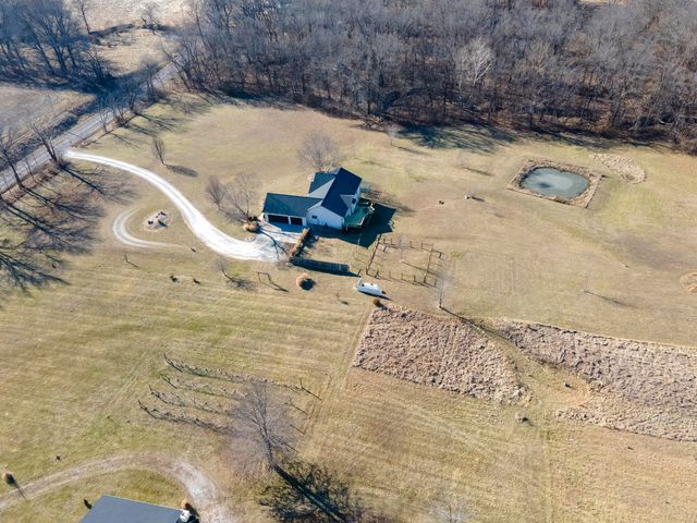 9325 E ST CHARLES RD, Columbia, MO 65202