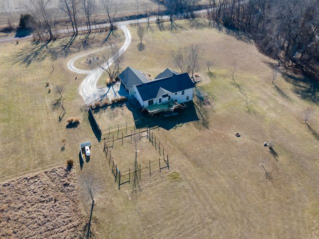 9325 E ST CHARLES RD, Columbia, MO 65202