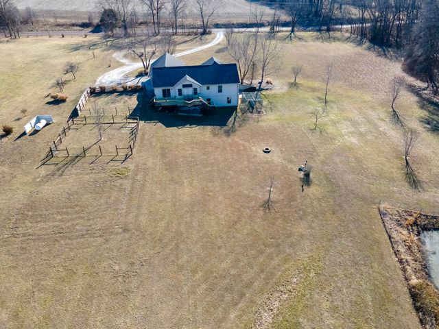 9325 E ST CHARLES RD, Columbia, MO 65202