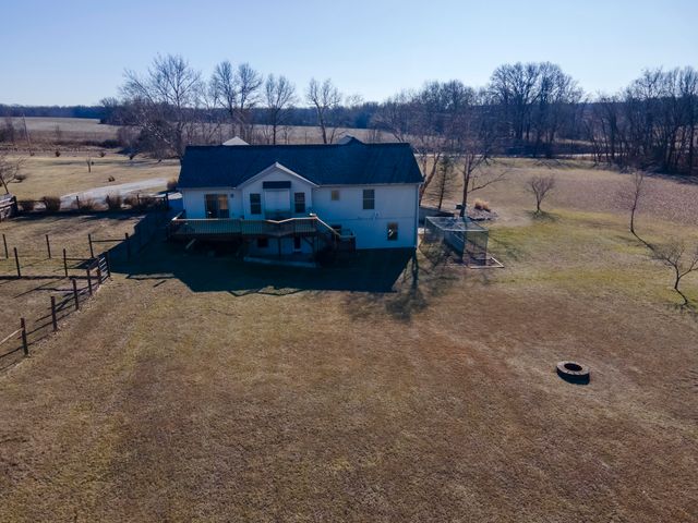 9325 E ST CHARLES RD, Columbia, MO 65202