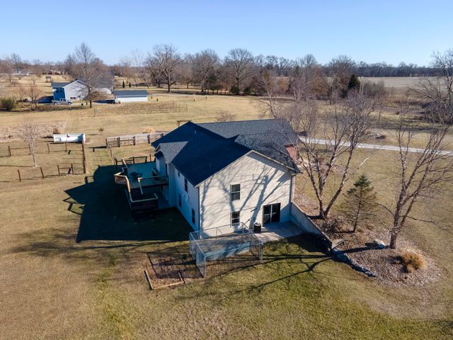 9325 E ST CHARLES RD, Columbia, MO 65202