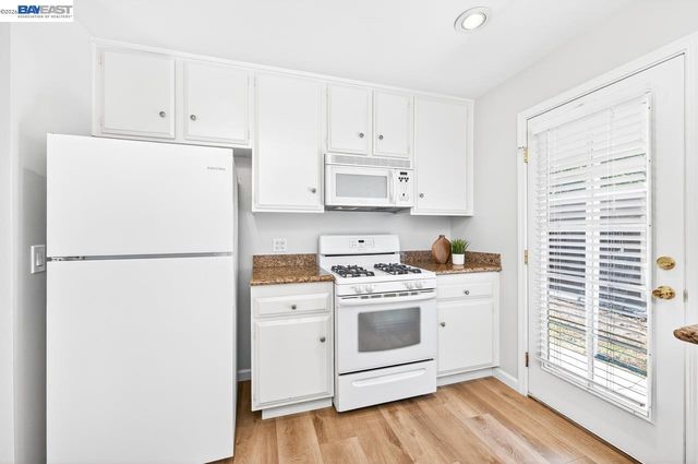 1476 Bluebell Dr, Livermore, CA 94551