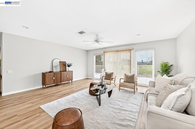 1476 Bluebell Dr, Livermore, CA 94551