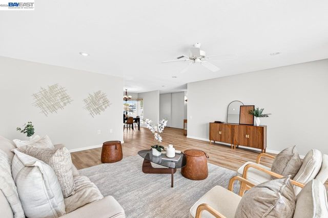 1476 Bluebell Dr, Livermore, CA 94551