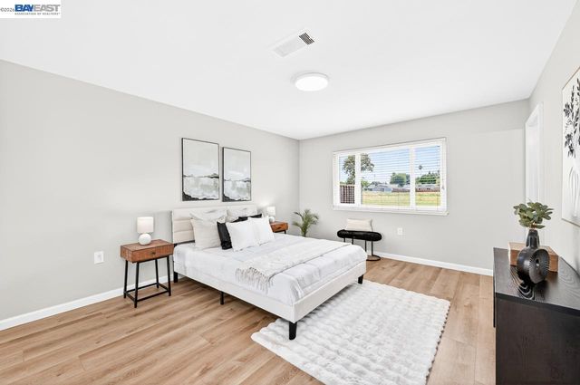 1476 Bluebell Dr, Livermore, CA 94551