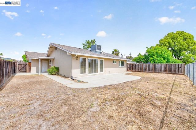 1476 Bluebell Dr, Livermore, CA 94551