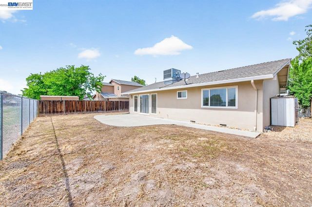 1476 Bluebell Dr, Livermore, CA 94551