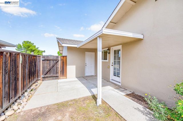 1476 Bluebell Dr, Livermore, CA 94551