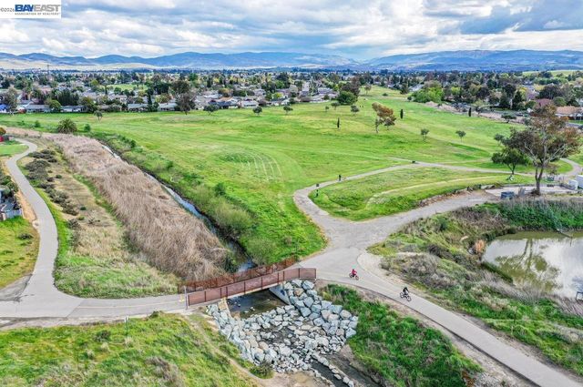 1476 Bluebell Dr, Livermore, CA 94551