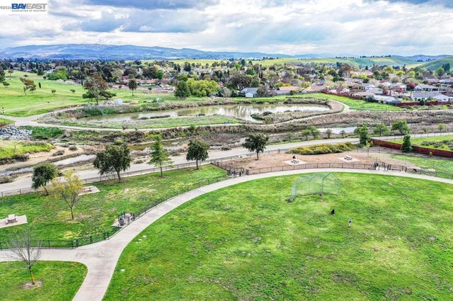 1476 Bluebell Dr, Livermore, CA 94551