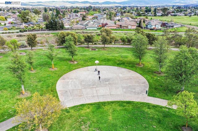 1476 Bluebell Dr, Livermore, CA 94551