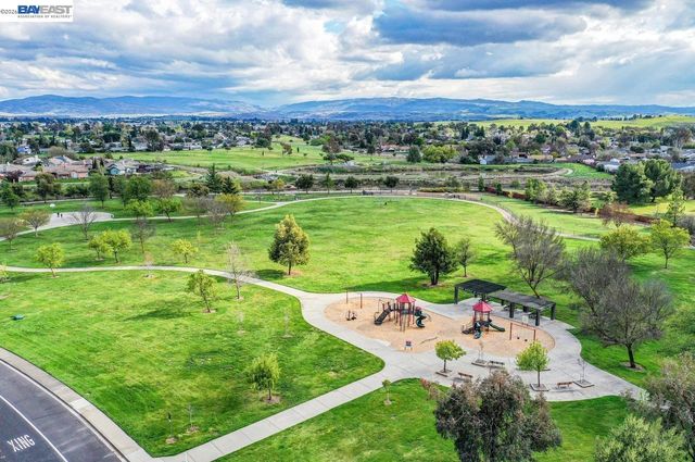 1476 Bluebell Dr, Livermore, CA 94551