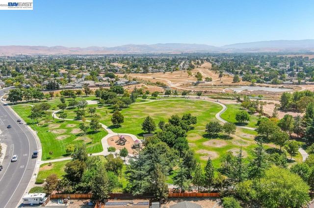 1476 Bluebell Dr, Livermore, CA 94551
