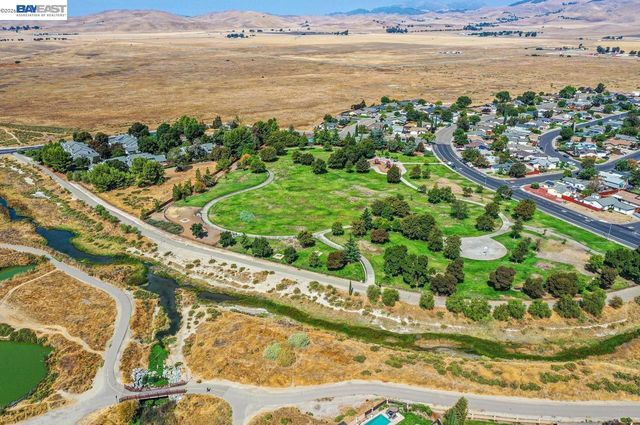 1476 Bluebell Dr, Livermore, CA 94551