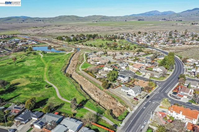 1476 Bluebell Dr, Livermore, CA 94551