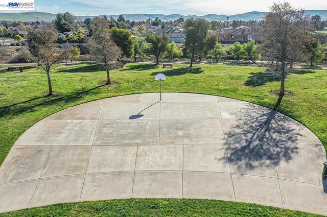 1476 Bluebell Dr, Livermore, CA 94551