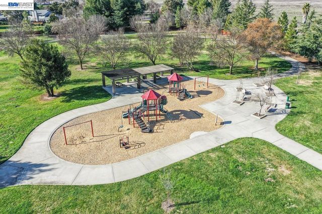 1476 Bluebell Dr, Livermore, CA 94551