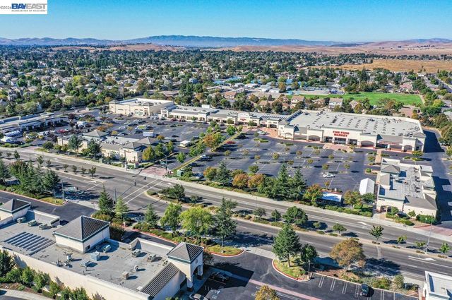 1476 Bluebell Dr, Livermore, CA 94551