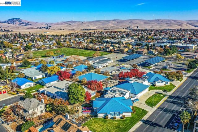 1476 Bluebell Dr, Livermore, CA 94551