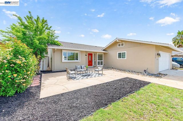 1476 Bluebell Dr, Livermore, CA 94551