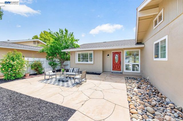 1476 Bluebell Dr, Livermore, CA 94551