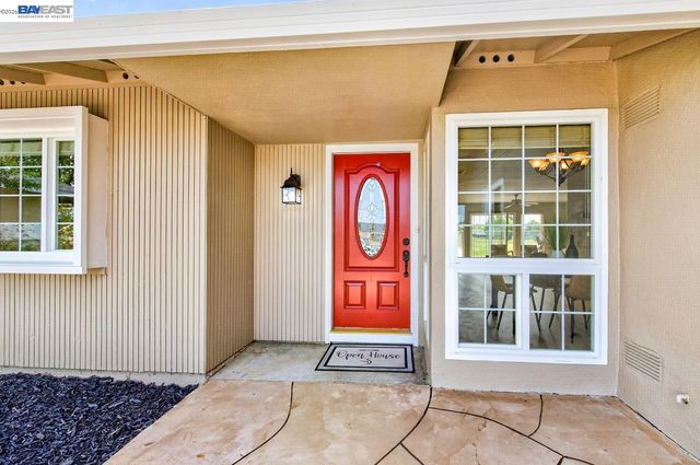 1476 Bluebell Dr, Livermore, CA 94551