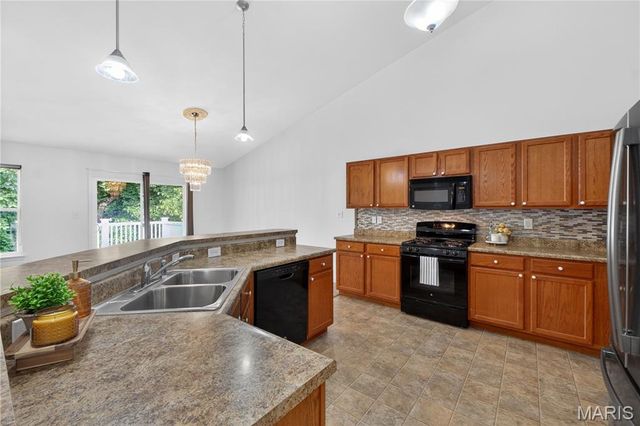 403 Newport Drive, St Peters, MO 63376