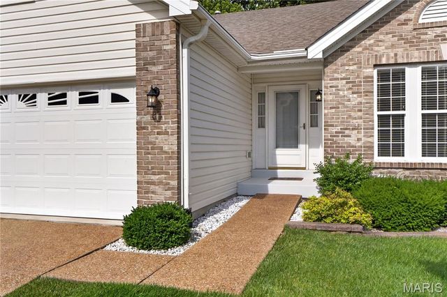 403 Newport Drive, St Peters, MO 63376