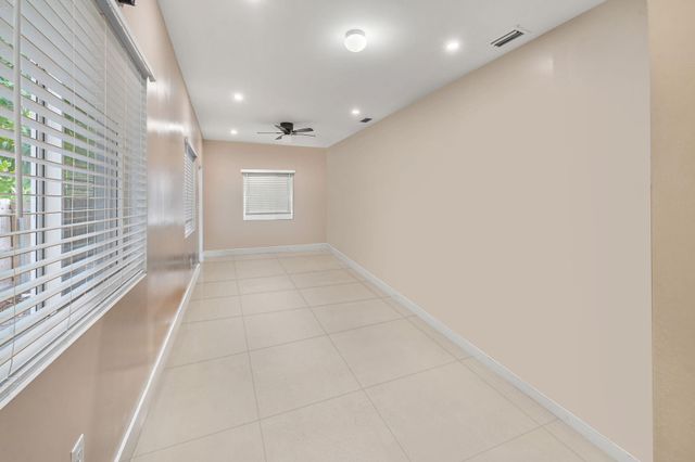 141 NW 12th St, Pompano Beach, FL 33060