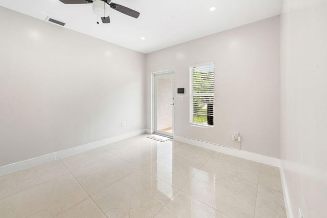 141 NW 12th St, Pompano Beach, FL 33060