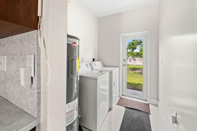 141 NW 12th St, Pompano Beach, FL 33060