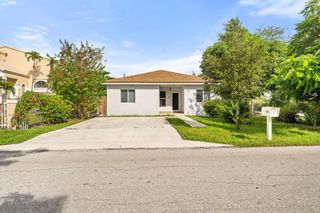 141 NW 12th St, Pompano Beach, FL 33060