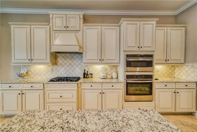 9902 Corso Bello DR, Naples, FL 34113