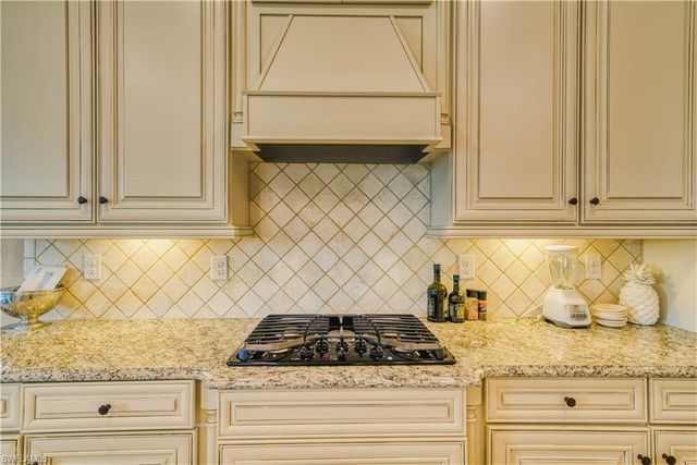 9902 Corso Bello DR, Naples, FL 34113