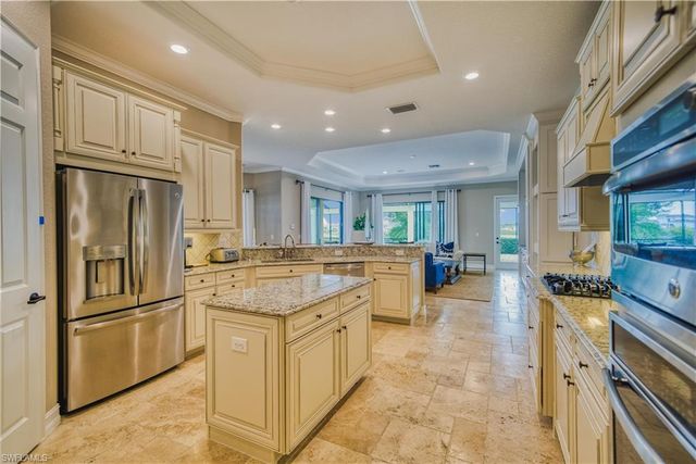 9902 Corso Bello DR, Naples, FL 34113