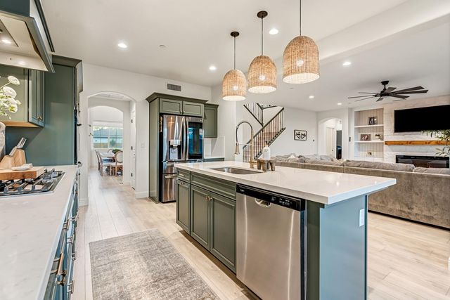 1811 Agua Dulce Avenue, Clovis, CA 93619