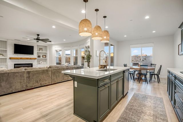 1811 Agua Dulce Avenue, Clovis, CA 93619