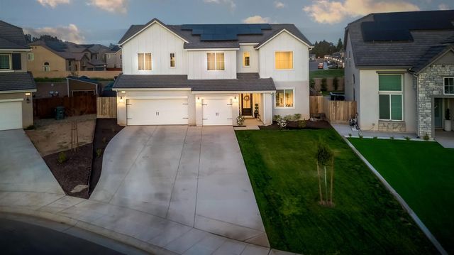 1811 Agua Dulce Avenue, Clovis, CA 93619