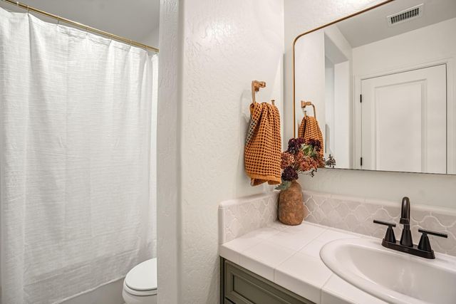 1811 Agua Dulce Avenue, Clovis, CA 93619