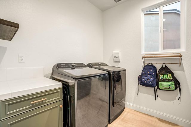 1811 Agua Dulce Avenue, Clovis, CA 93619