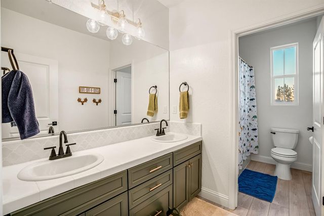 1811 Agua Dulce Avenue, Clovis, CA 93619