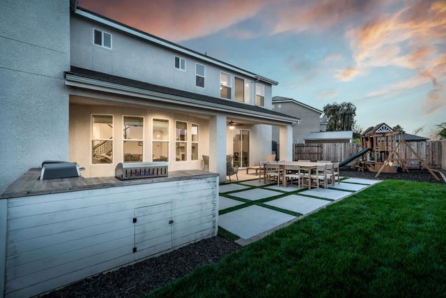 1811 Agua Dulce Avenue, Clovis, CA 93619