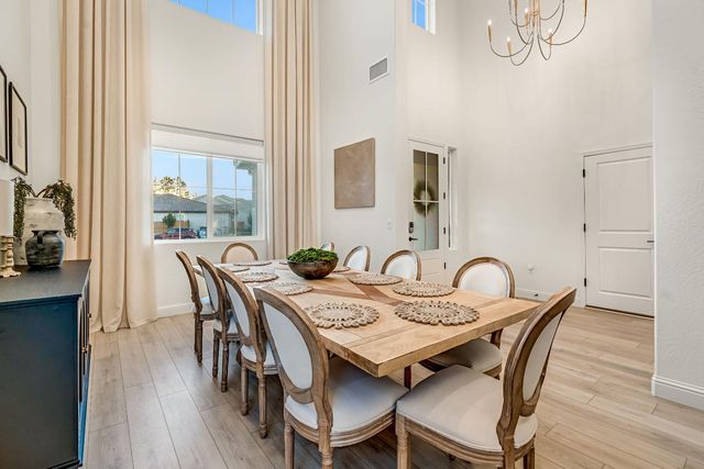 1811 Agua Dulce Avenue, Clovis, CA 93619